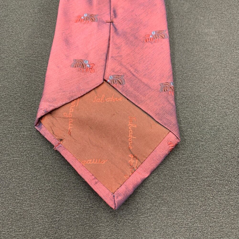 Salvatore Ferragamo Red Embroidered Bumblebee Floral Silk Neck Tie Vintage Italy - Picture 8 of 8